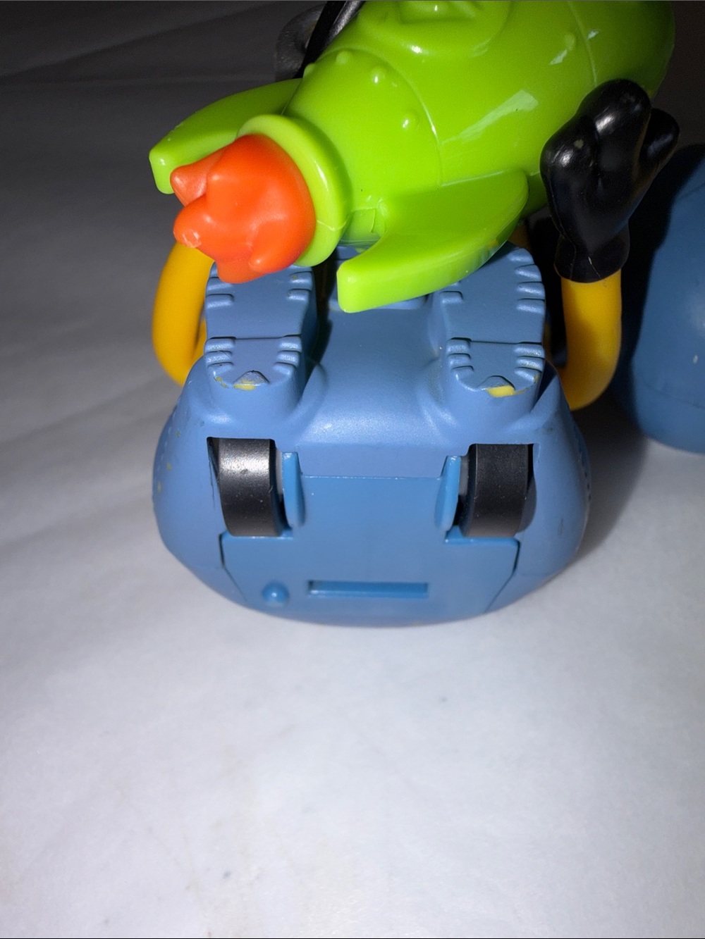 McDonald’s Universal Yellow & Blue Minion Character Figure Set - Picture 11 of 14